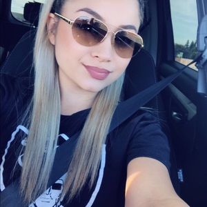 Meet your Posher, Francisca